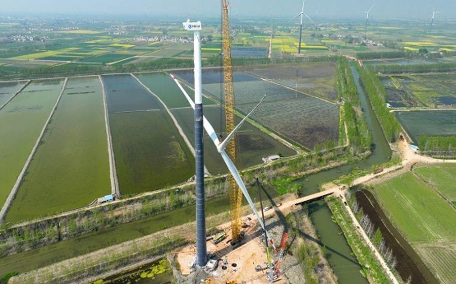 湖北能源首個超高混塔平原風電項目——新能源公司天門凈潭風電場風機葉片吊裝