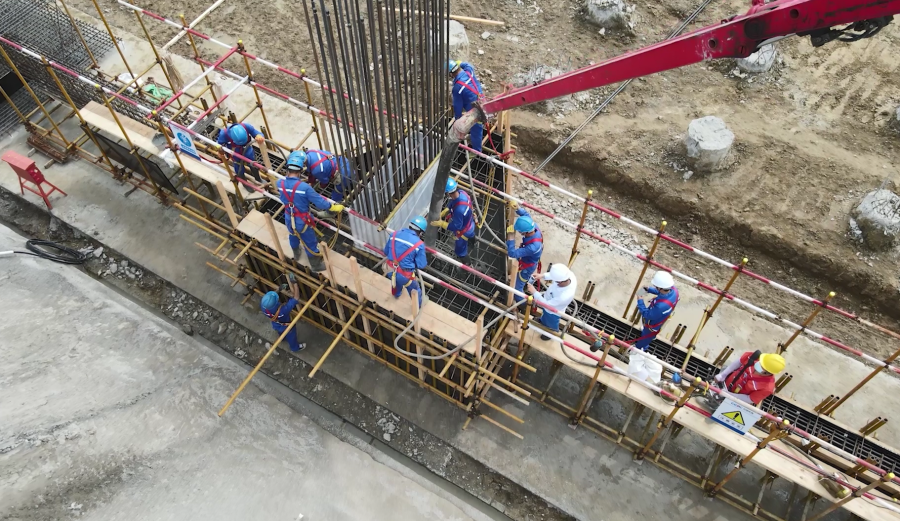 二、1號機組主廠房第一罐混凝土澆筑